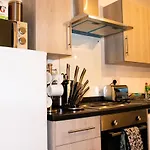 Livestay-Modern Apartment Minutes Away From Heathrow