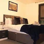 Livestay-Modern Apartment Minutes Away From Heathrow