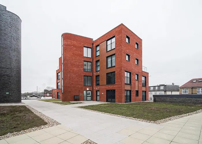 Livestay-Modern Apartment Minutes Away From Heathrow